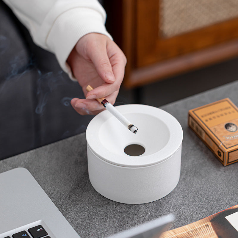 New Chinese Ceramic Ashtray Anti Fly Ash With Lid Funnel Type Creative Cute Hotel Bar Special Custom
