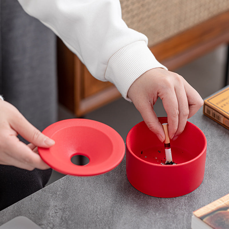 New Chinese Ceramic Ashtray Anti Fly Ash With Lid Funnel Type Creative Cute Hotel Bar Special Custom
