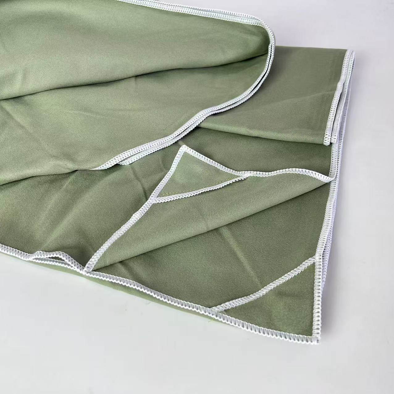 Magnetic Super Absorbent Quick-drying Outdoor Bath Towel