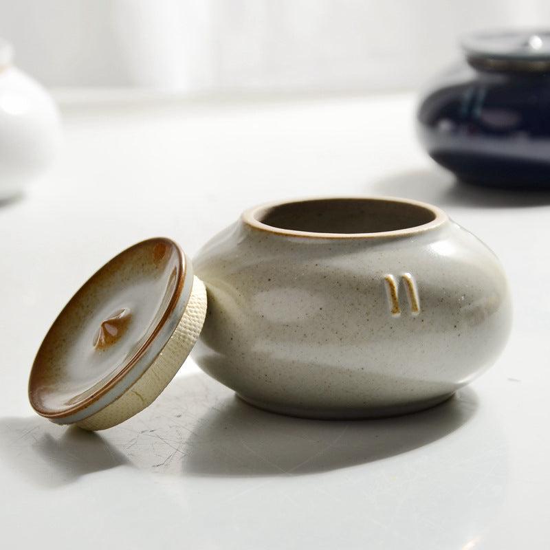 Round Retro Face Powder Sealed Ceramic Tea Pot