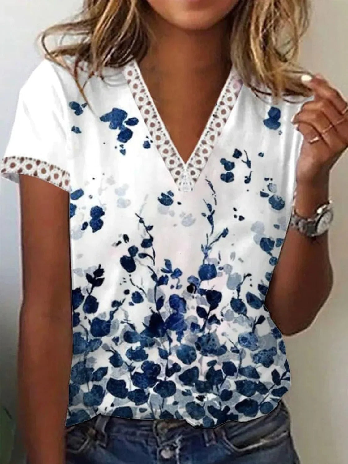 Women's V-neck Lace Casual Top Short Sleeve Printed Stitching T-shirt